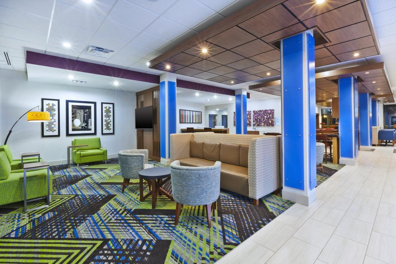 Holiday Inn Express & Suites - Painesville - Concord By Ihg Exterior foto